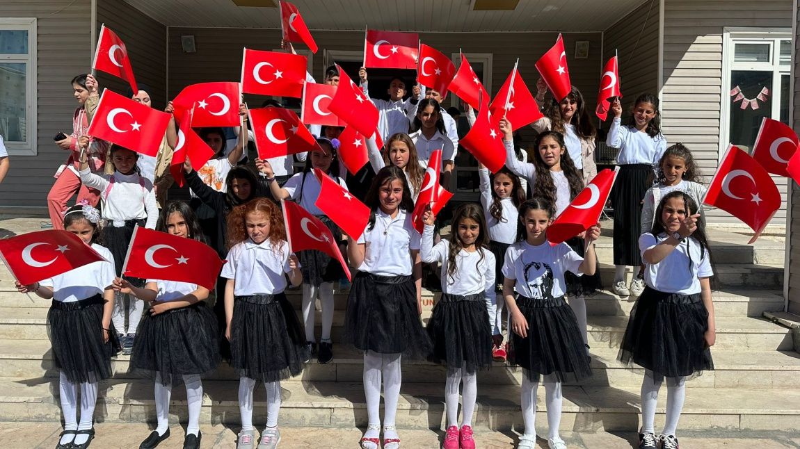 23 NİSAN ULUSAL EGEMENLİK VE ÇOCUK BAYRAMI